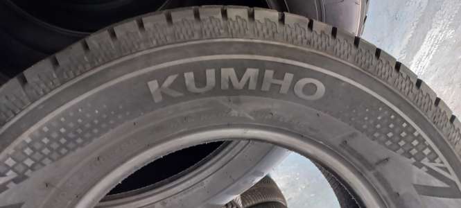 Kumho WinterCraft Ice WS51 SUV 215/70 R16 100T
