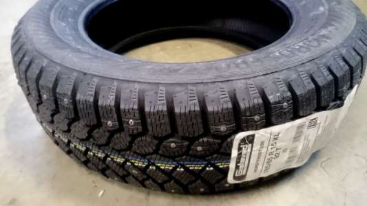 Gislaved Nord Frost 200 235/45 R17 97T