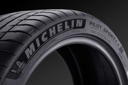 Michelin Pilot Sport 4S 245/35 R21 96Y