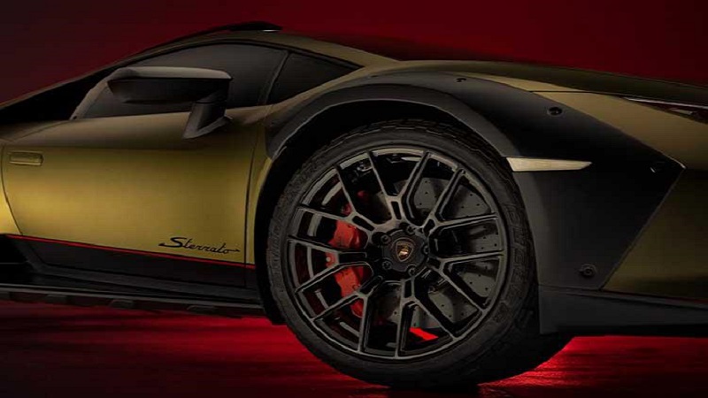 Lamborghini Huracan Sterrato будут комплектовать японской резиной Bridgestone